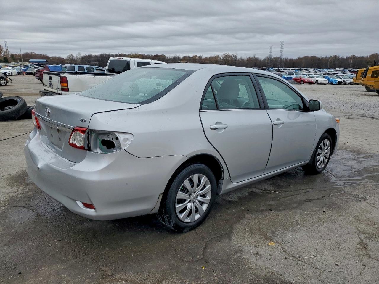 2013 TOYOTA COROLLA BASE photo 3