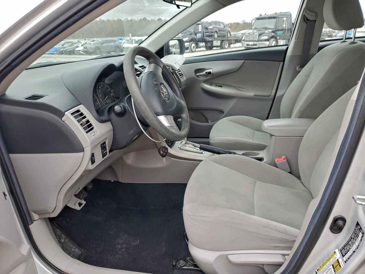 2013 TOYOTA COROLLA BASE photo 7