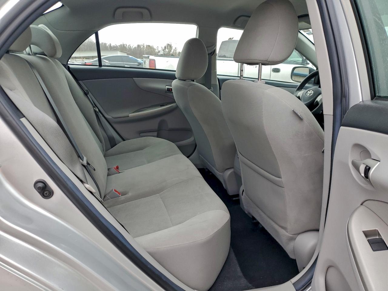 2013 TOYOTA COROLLA BASE photo 10