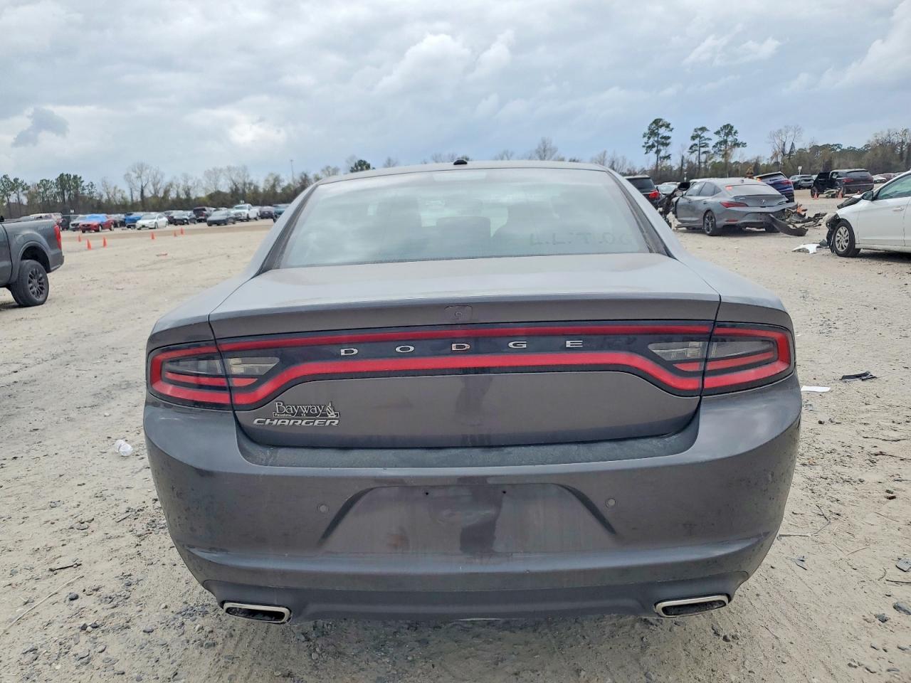 2020 DODGE CHARGER SXT photo 6