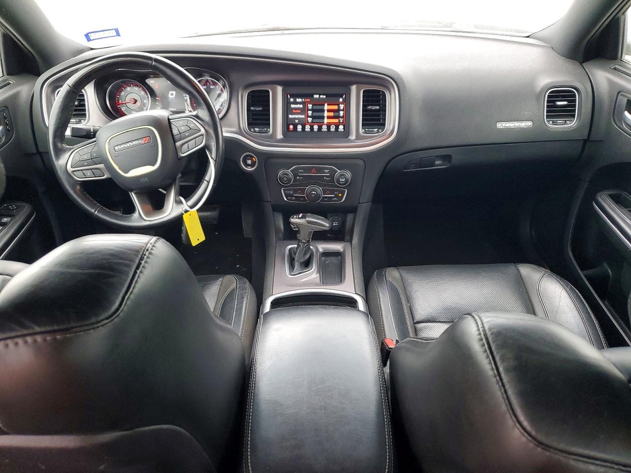 2020 DODGE CHARGER SXT photo 8