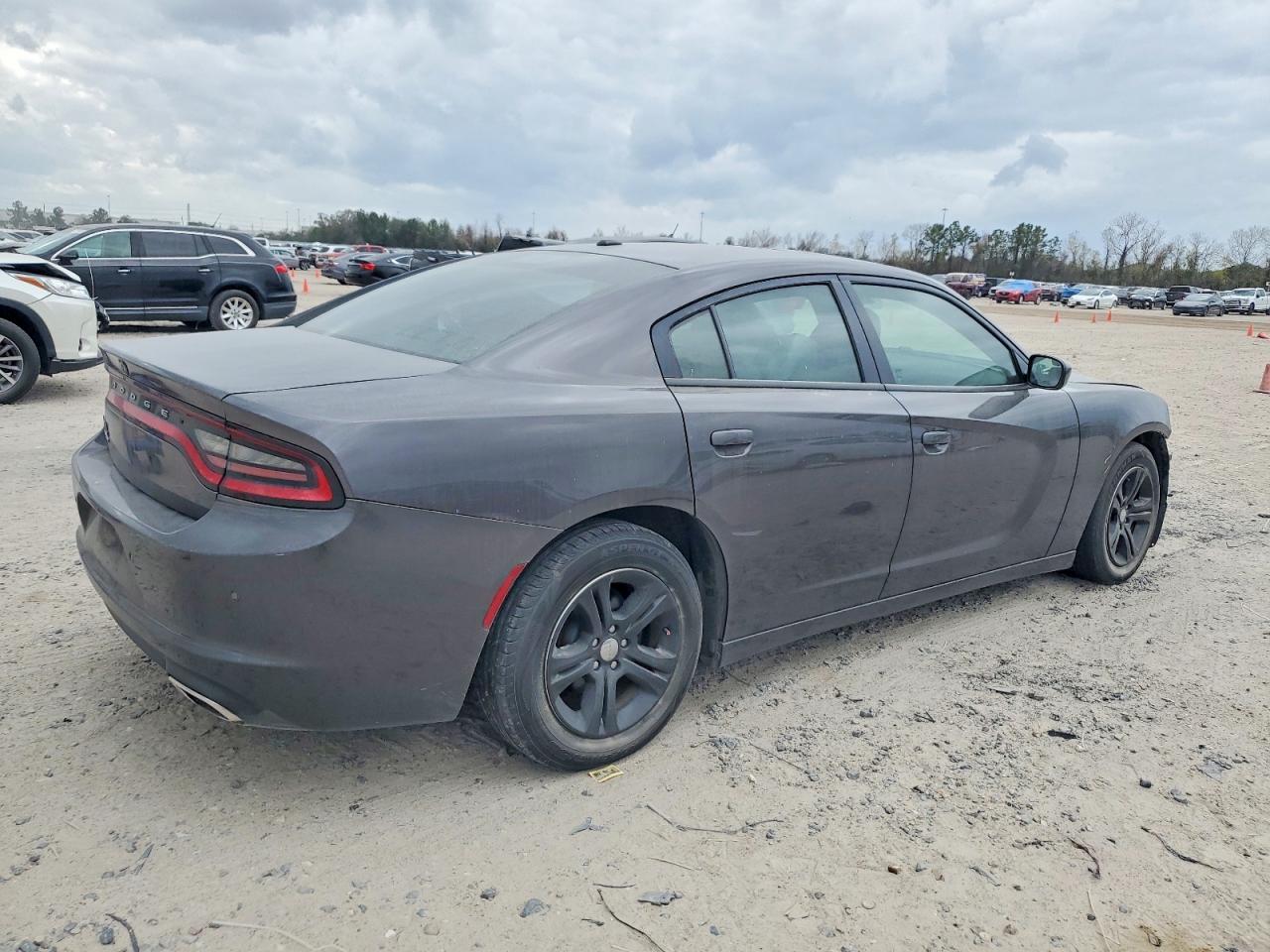 2020 DODGE CHARGER SXT photo 3