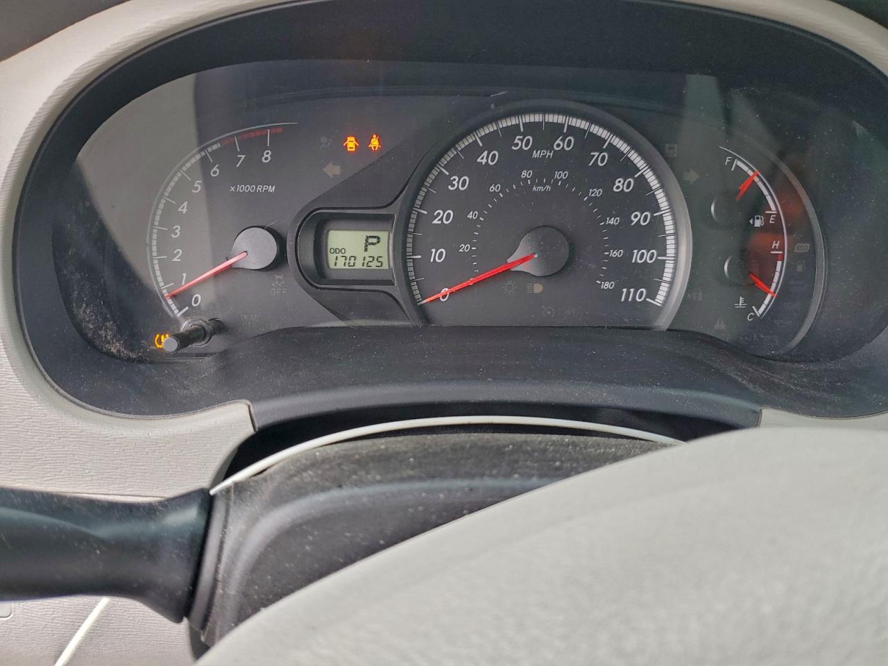2014 TOYOTA SIENNA LE photo 9