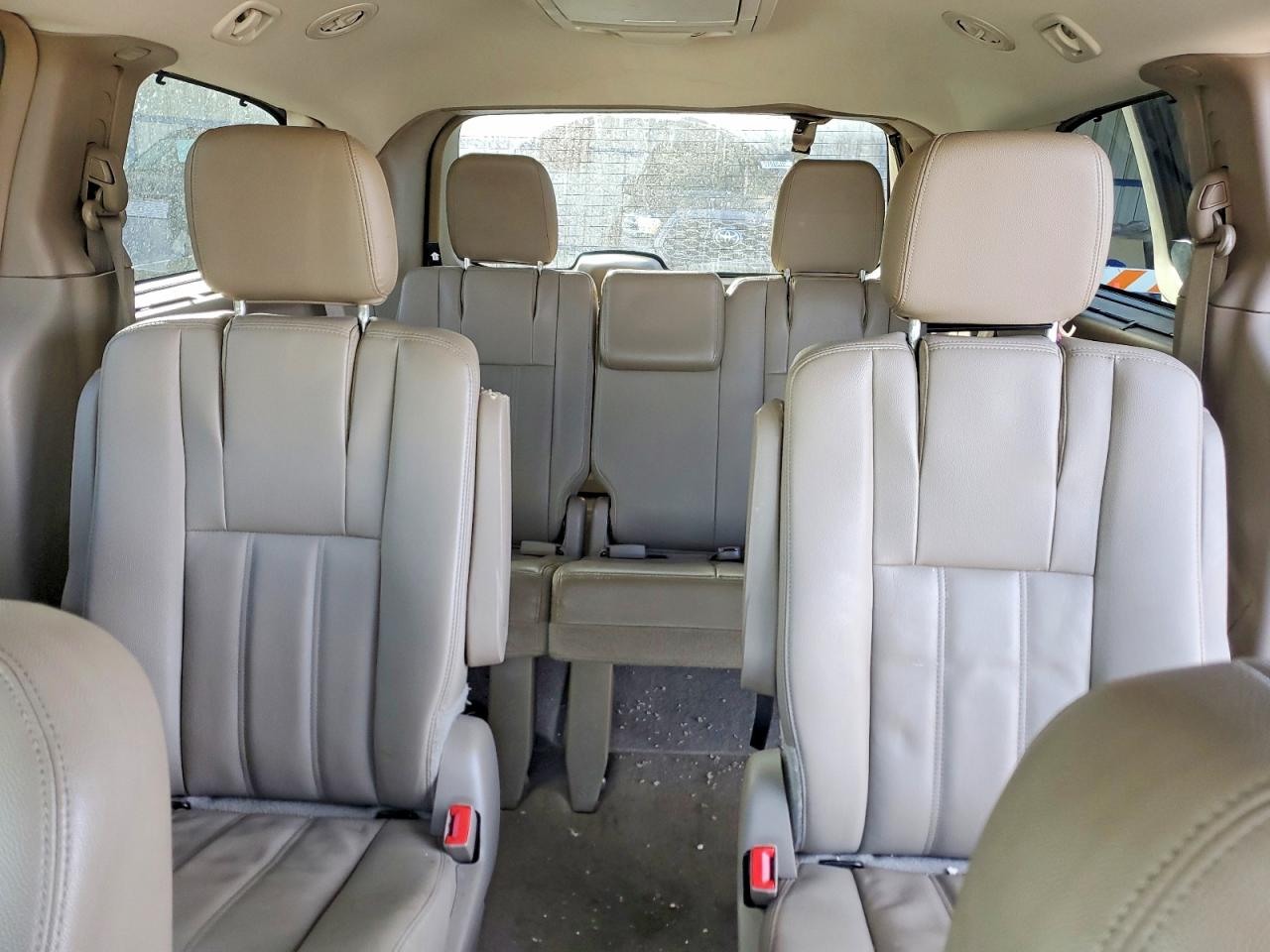 2015 CHRYSLER TOWN & COUNTRY TOURING photo 10