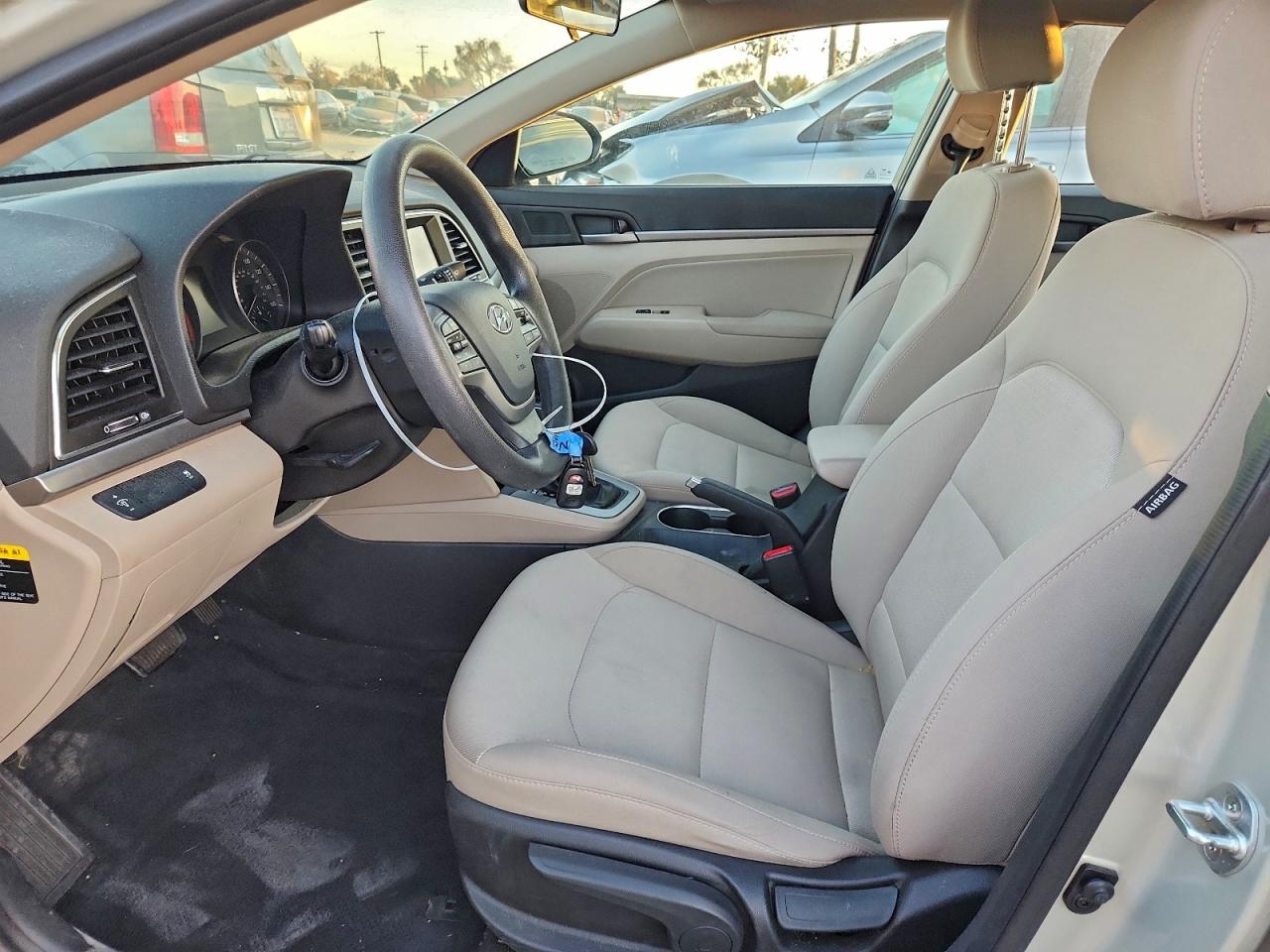2017 HYUNDAI ELANTRA SE photo 7