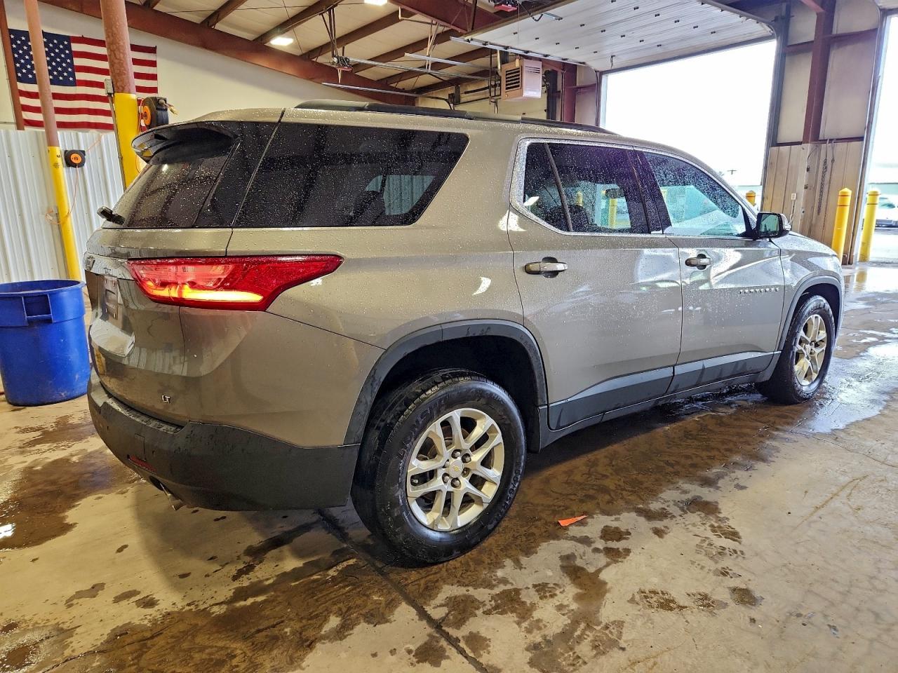 2019 CHEVROLET TRAVERSE LT photo 3