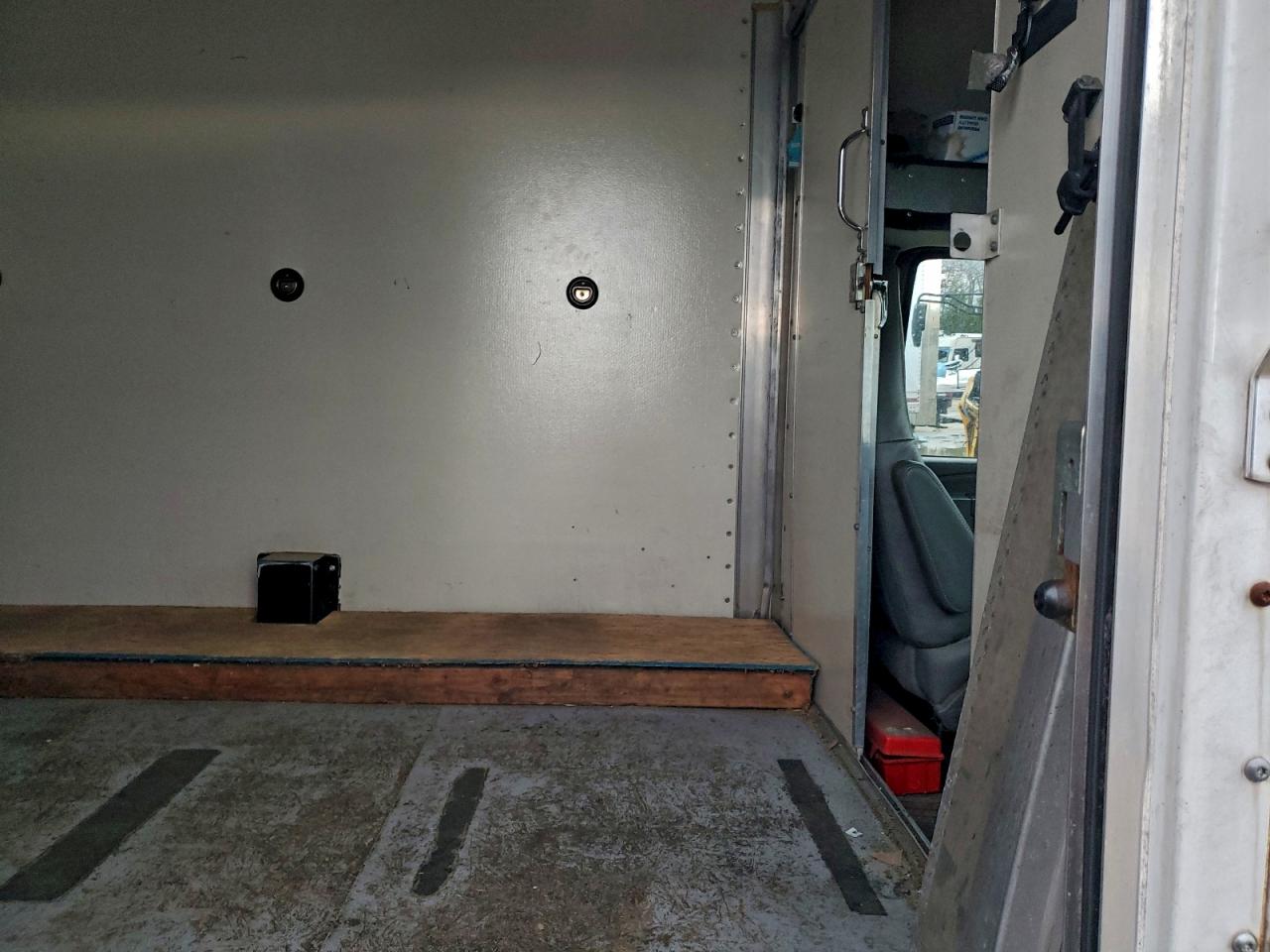 2016 CHEVROLET EXPRESS G3500 photo 11