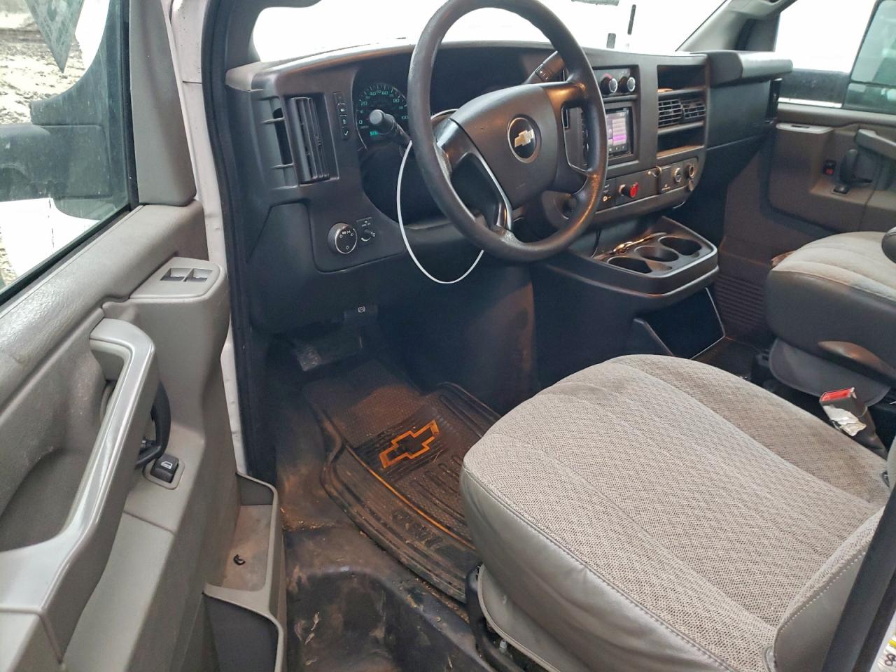 2016 CHEVROLET EXPRESS G3500 photo 8