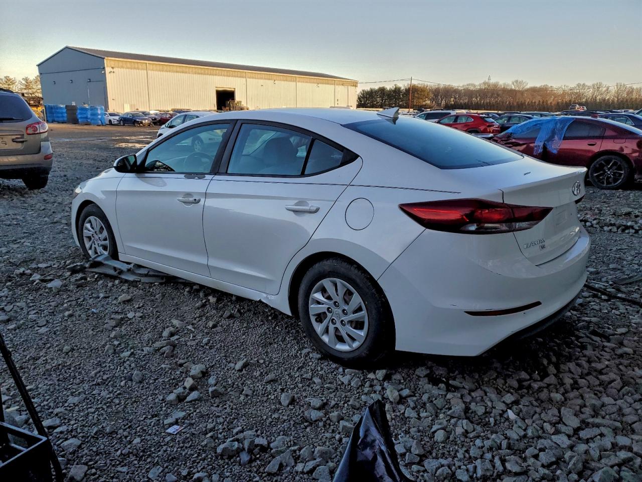 2017 HYUNDAI ELANTRA SE photo 3