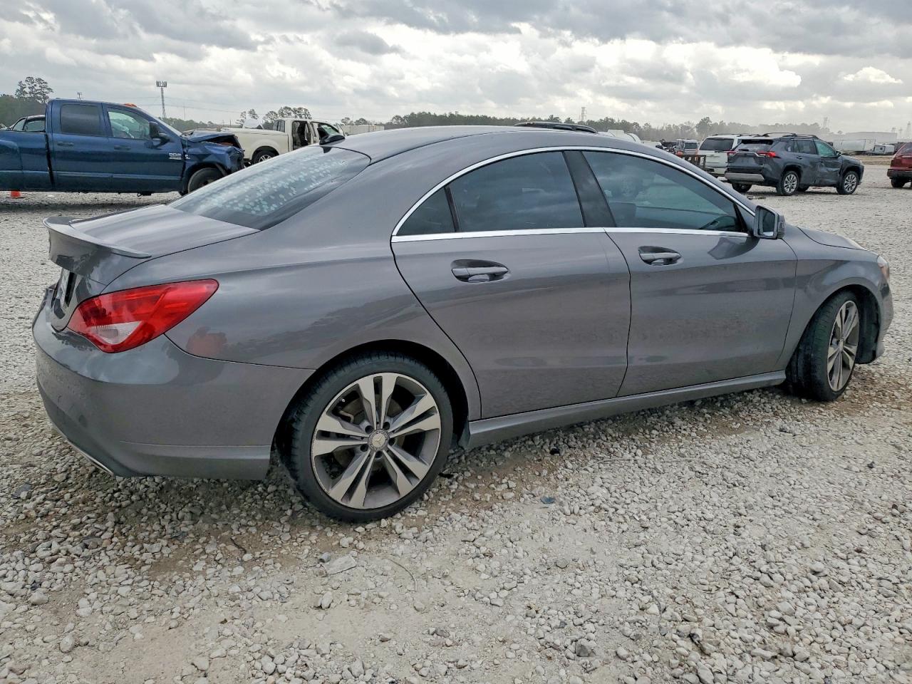 2018 MERCEDES-BENZ CLA 250 photo 3
