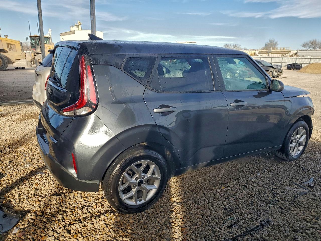 2025 KIA SOUL LX photo 3