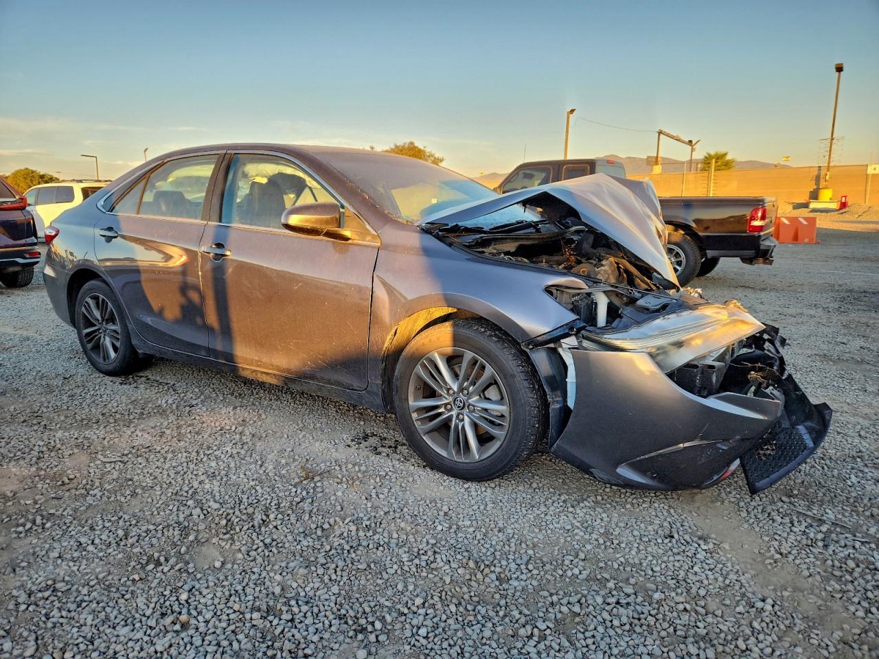 2017 TOYOTA CAMRY LE photo 4