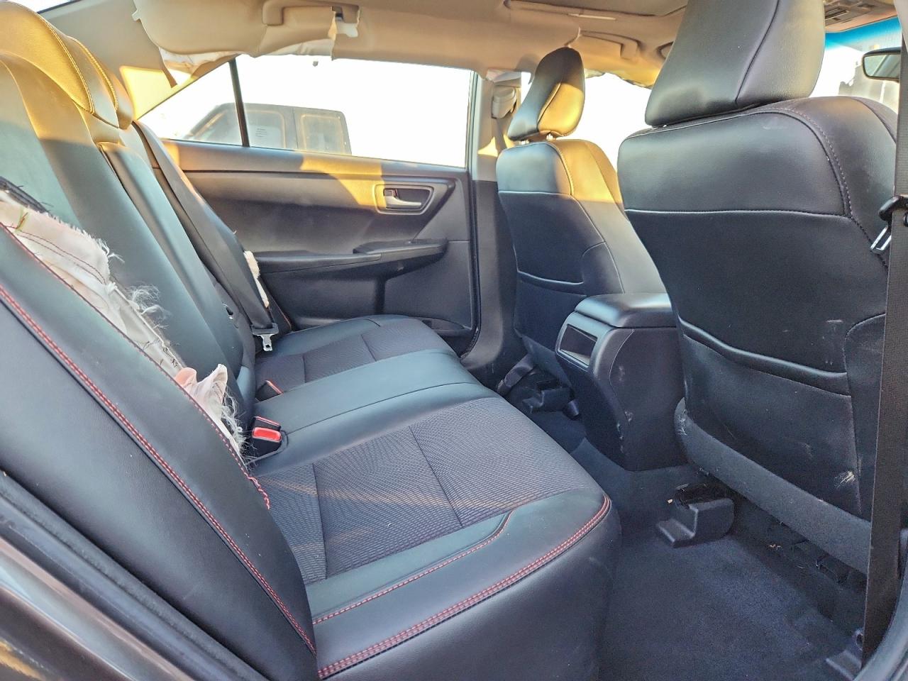 2017 TOYOTA CAMRY LE photo 10