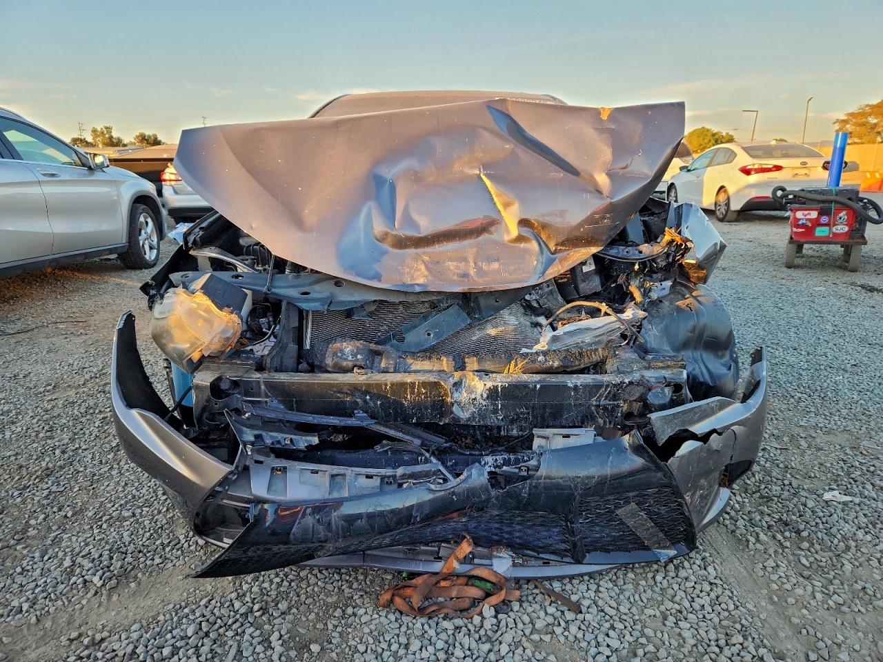 2017 TOYOTA CAMRY LE photo 5