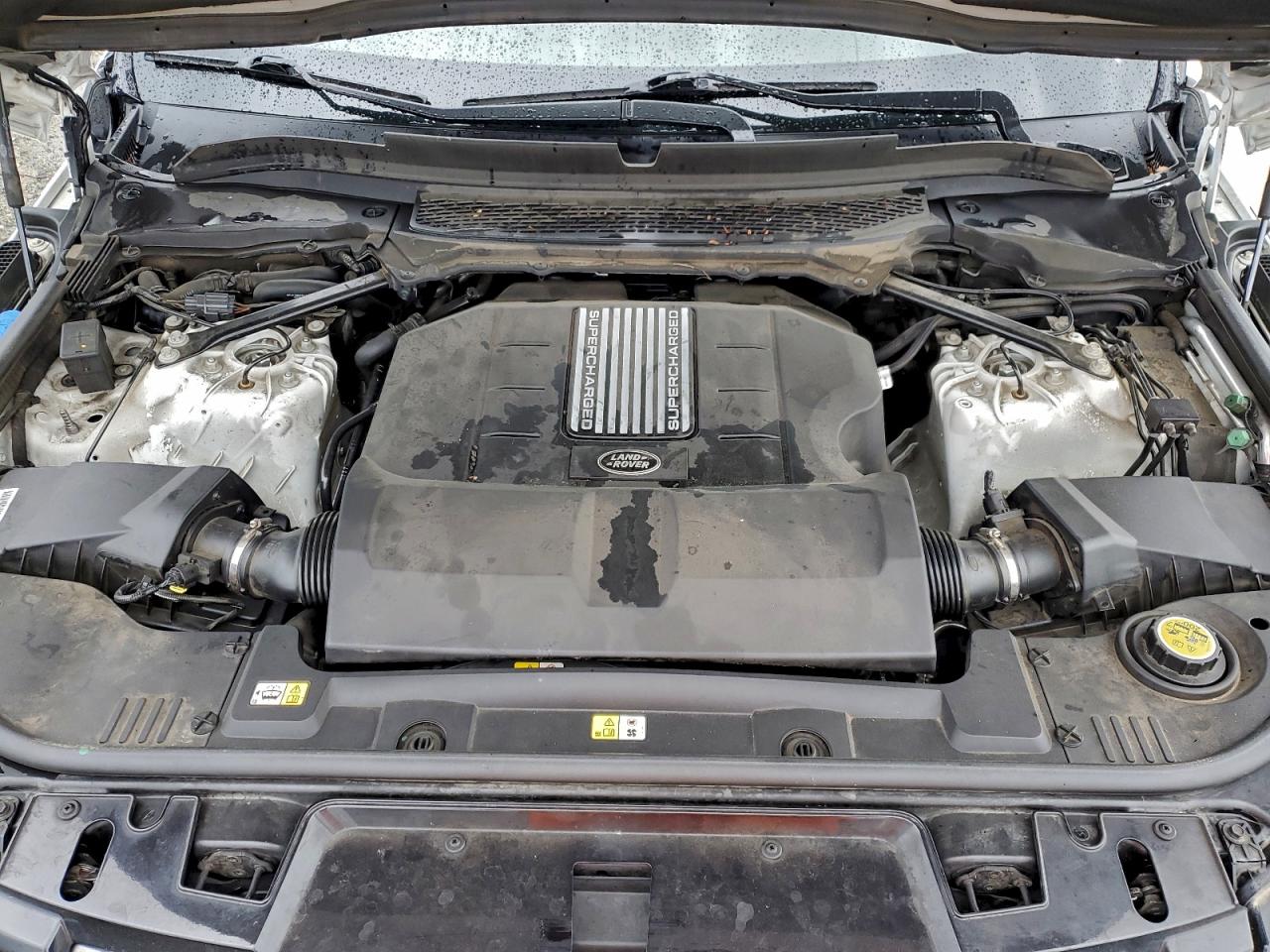 2016 LAND ROVER RANGE ROVER SPORT SE photo 12