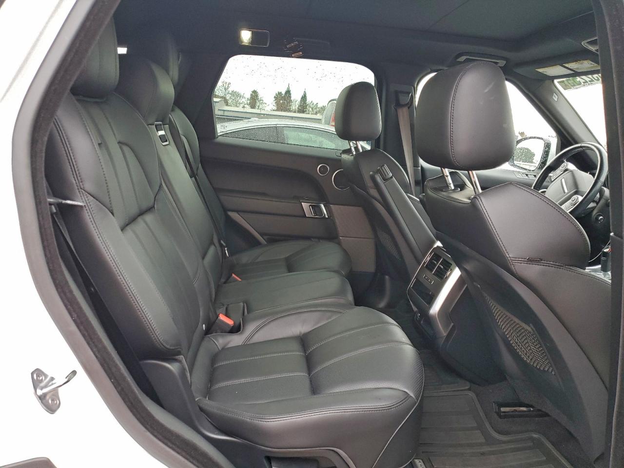 2016 LAND ROVER RANGE ROVER SPORT SE photo 11