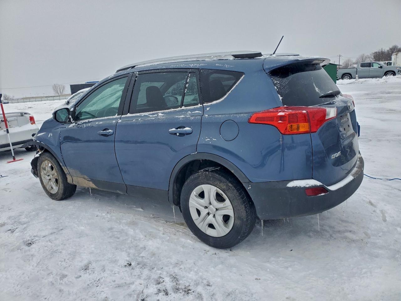 2014 TOYOTA RAV4 LE photo 3