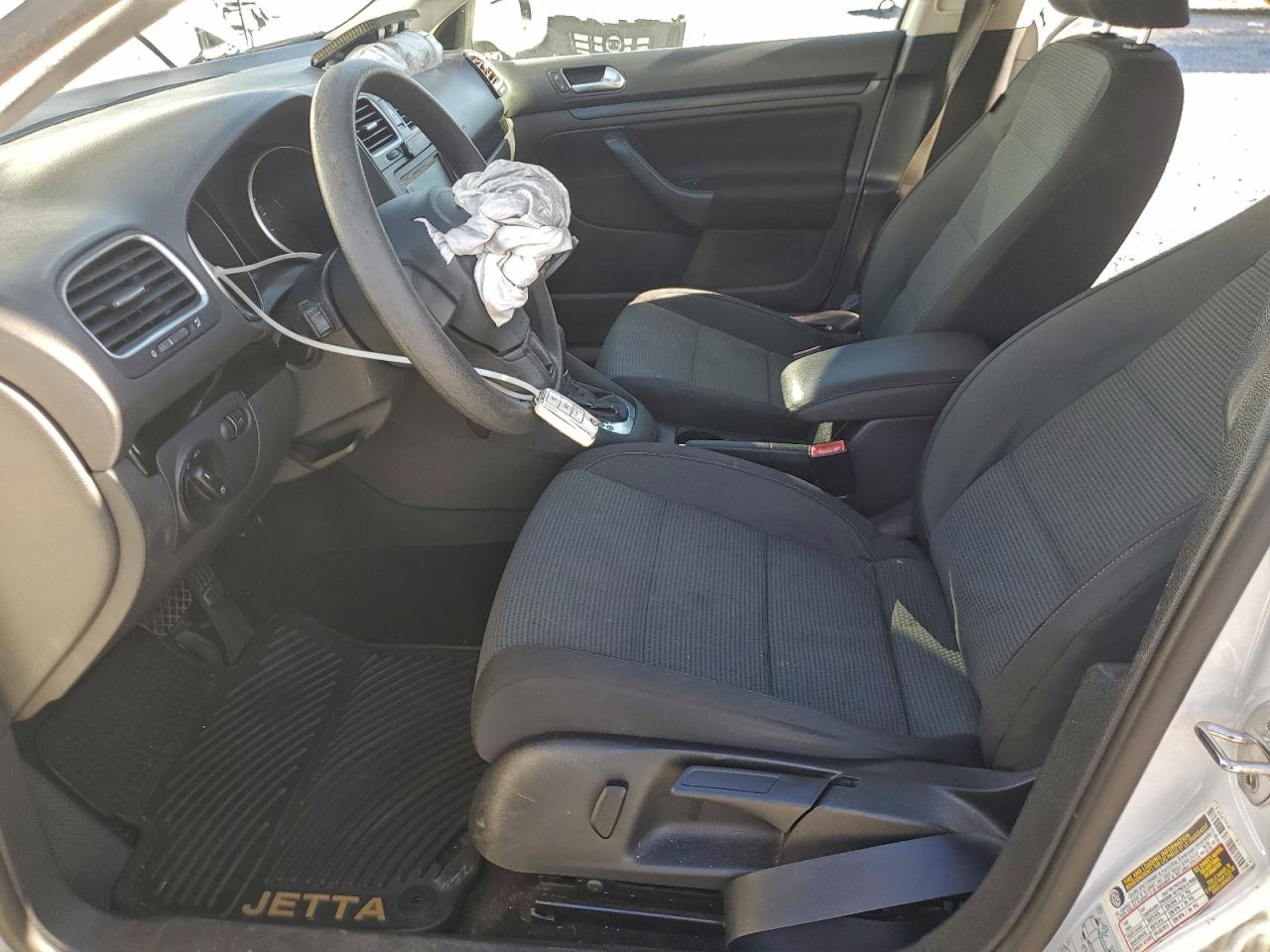 2011 VOLKSWAGEN JETTA S photo 13