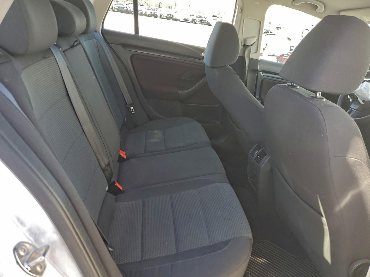 2011 VOLKSWAGEN JETTA S photo 19