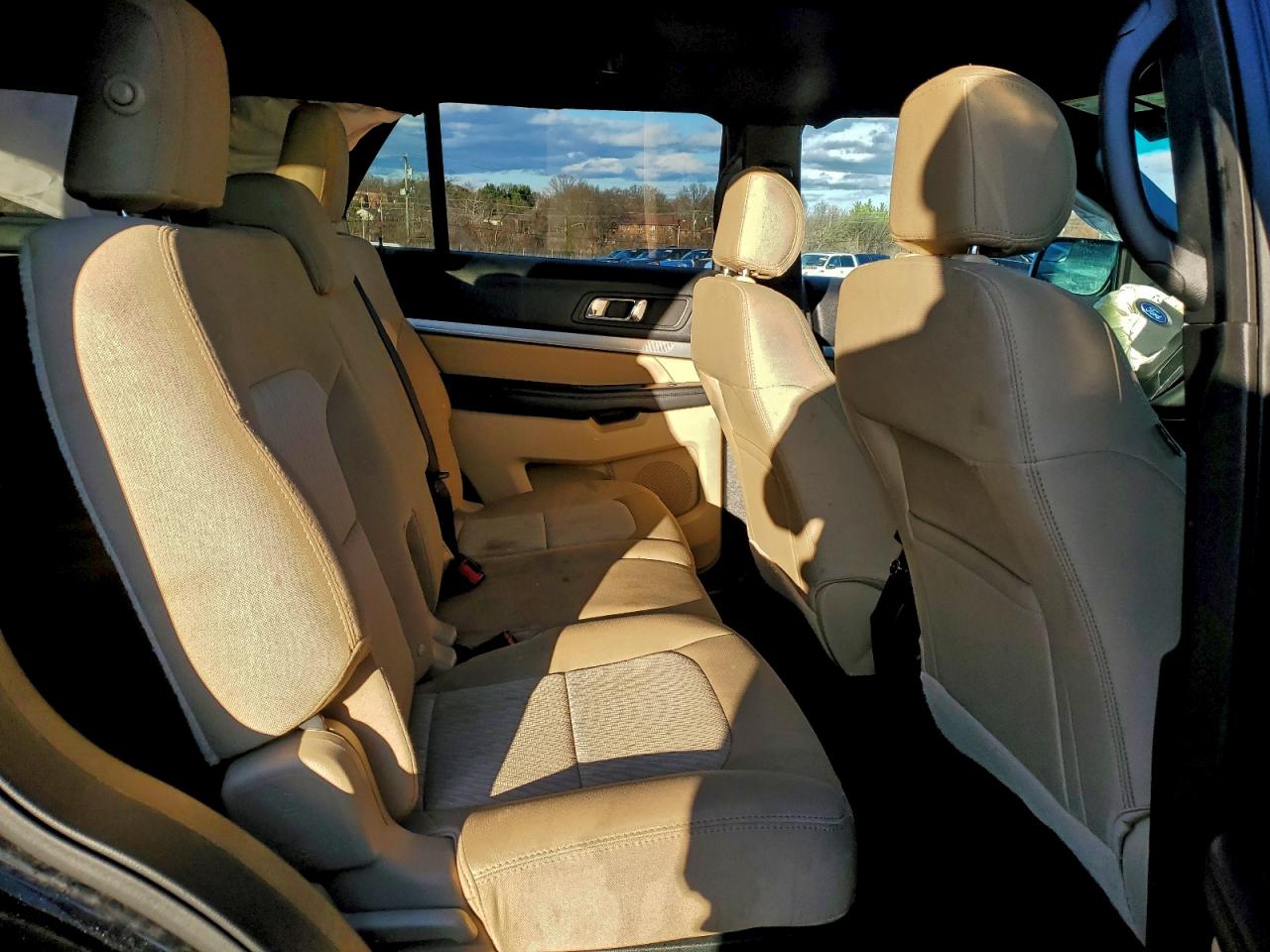 2016 FORD EXPLORER photo 31