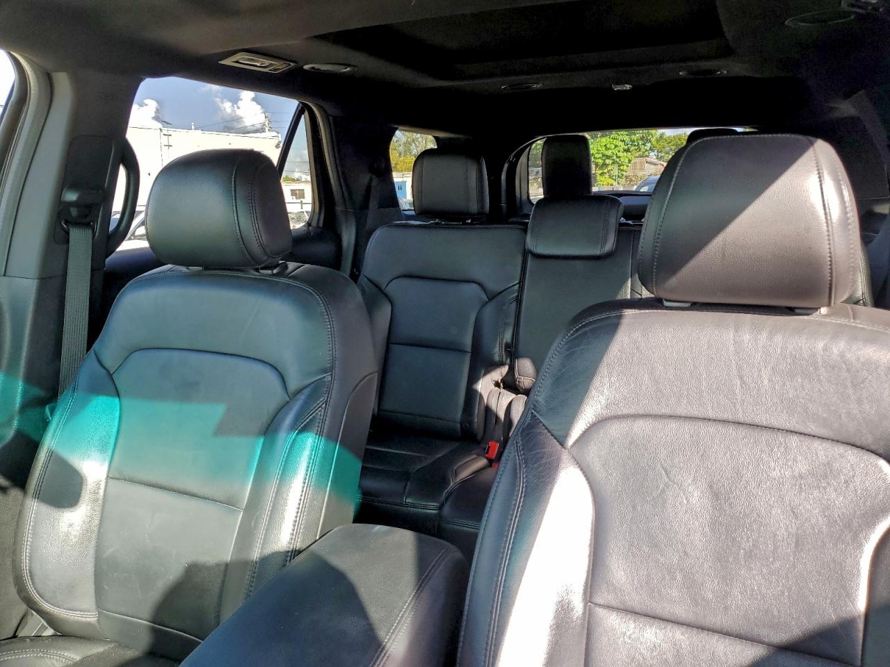 2017 FORD EXPLORER XLT photo 10