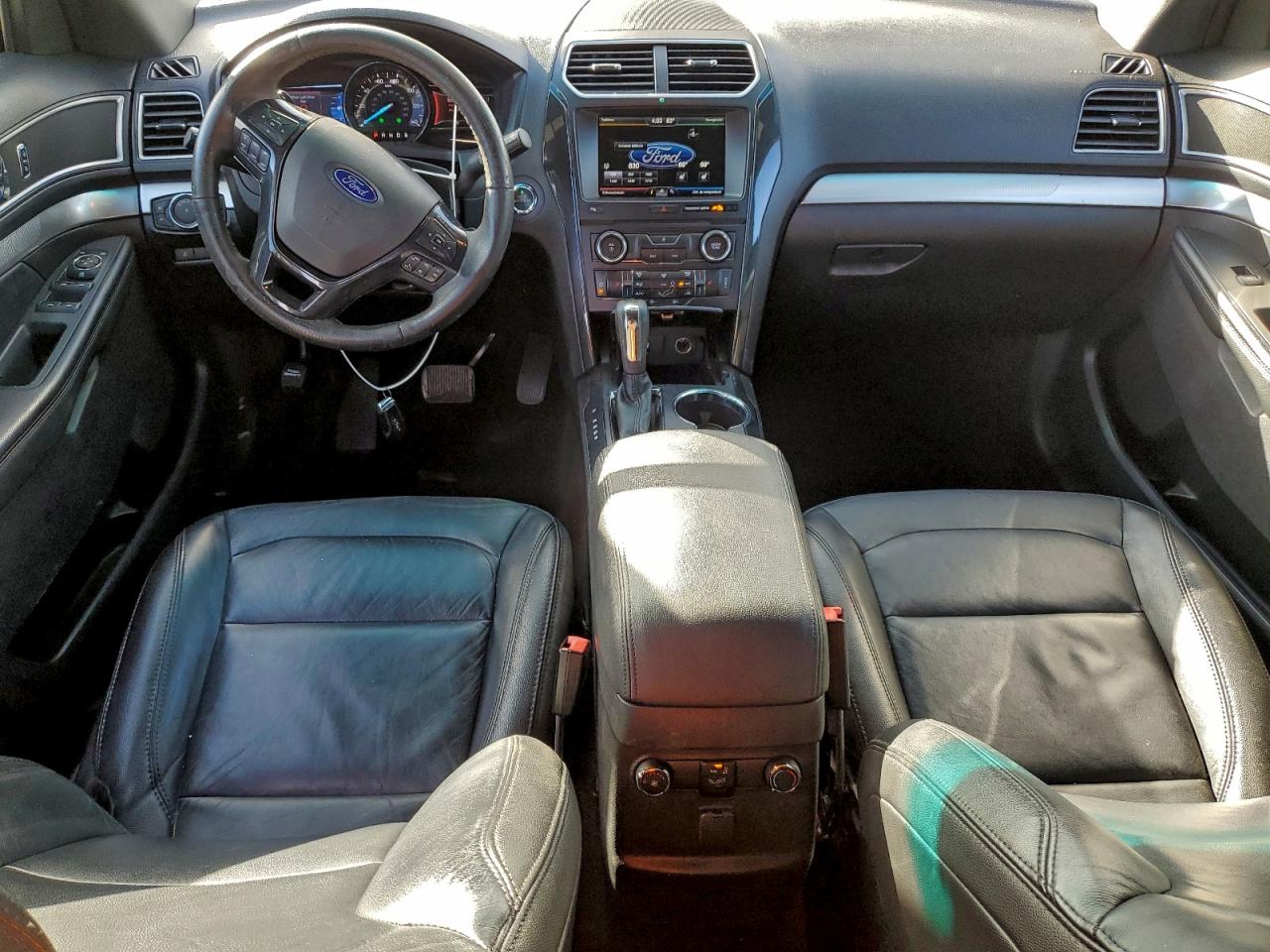 2017 FORD EXPLORER XLT photo 8