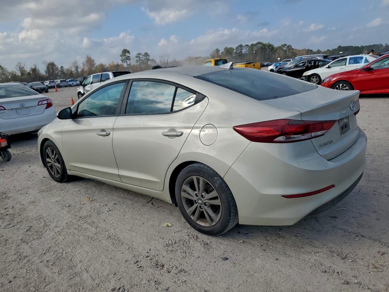 2018 HYUNDAI ELANTRA SEL photo 2