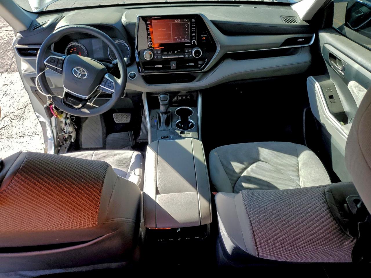 2021 TOYOTA HIGHLANDER L photo 8