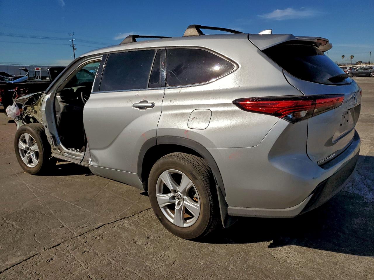 2021 TOYOTA HIGHLANDER L photo 2