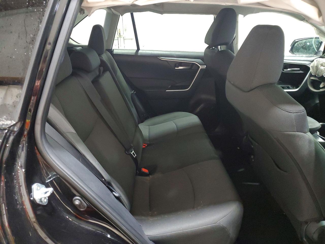 2025 TOYOTA RAV4 XLE photo 10