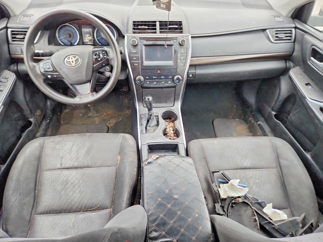 2016 TOYOTA CAMRY LE photo 8