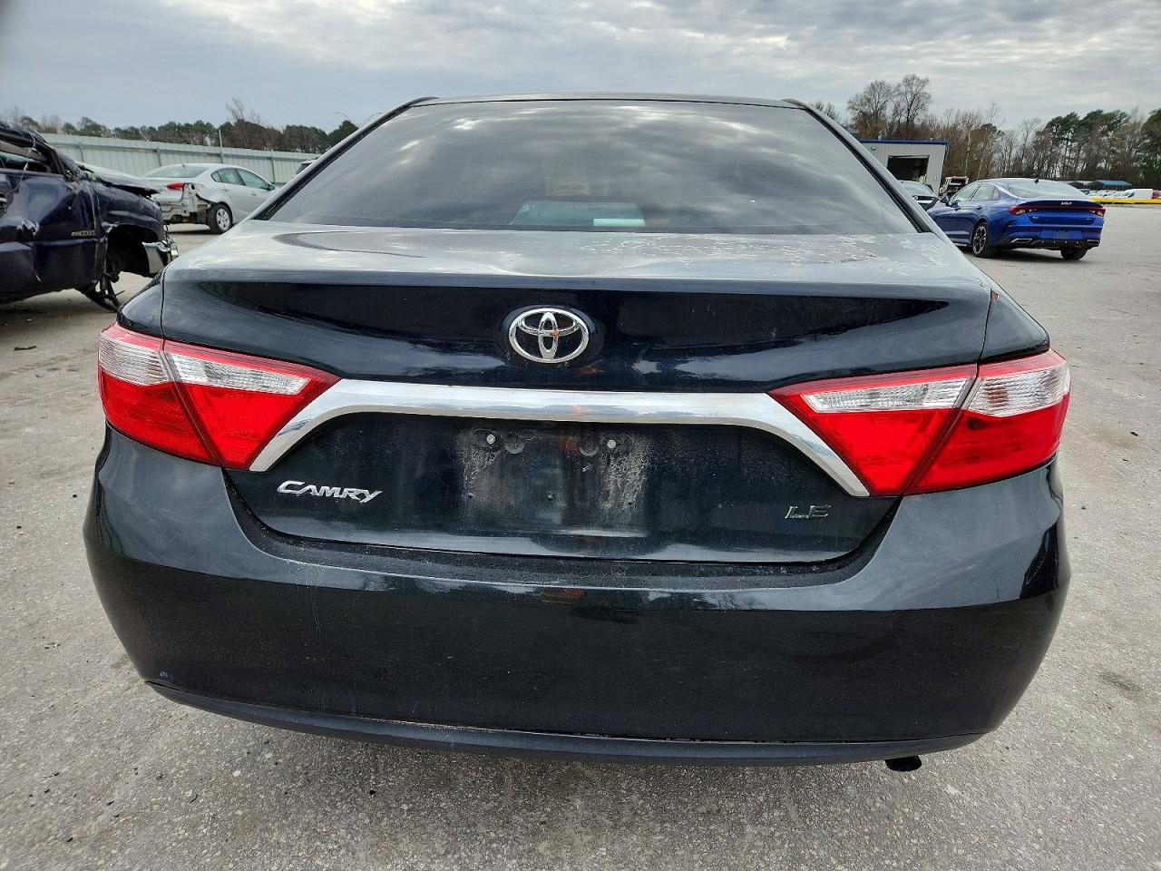 2016 TOYOTA CAMRY LE photo 6