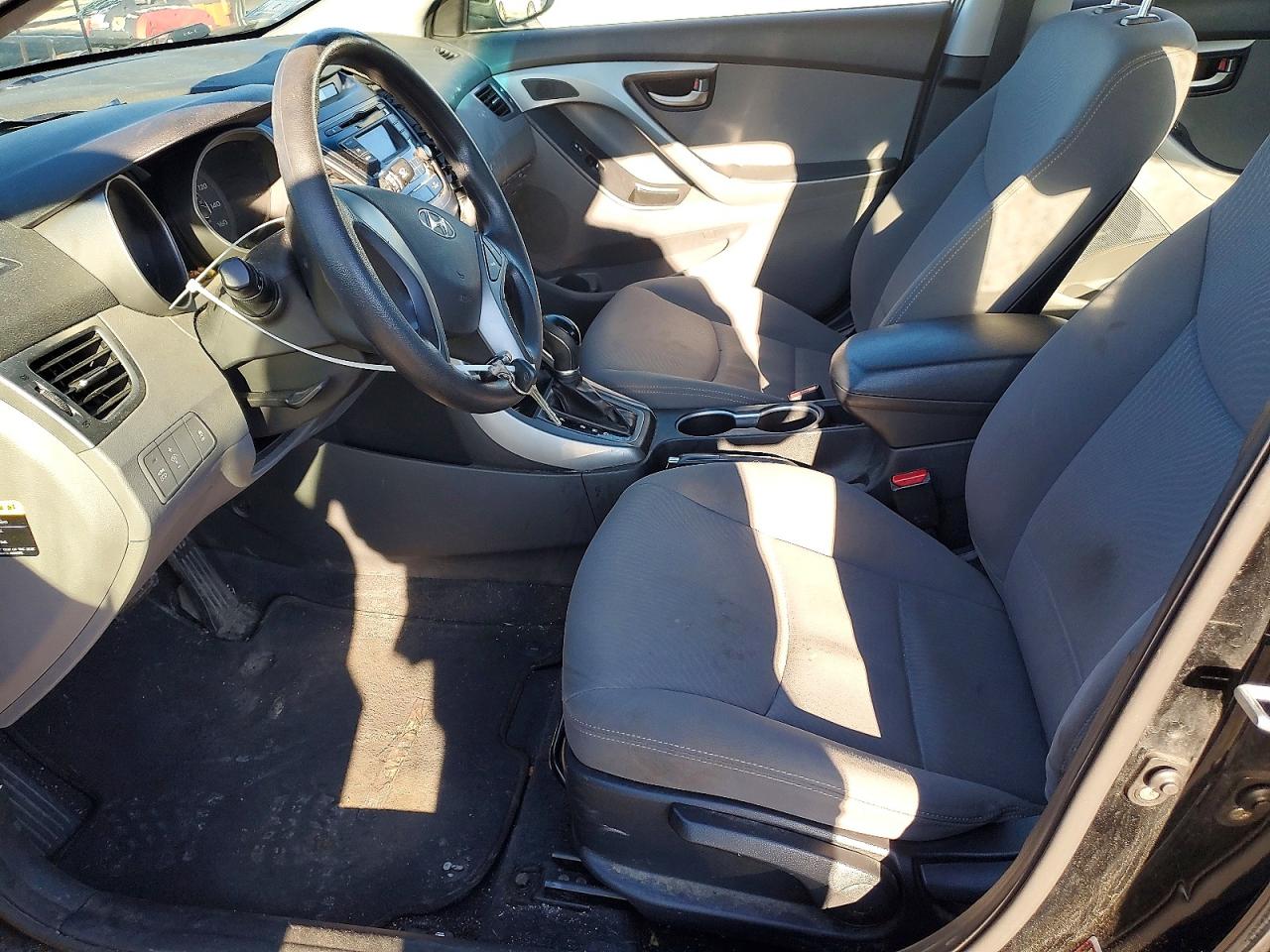 2015 HYUNDAI ELANTRA SE photo 7