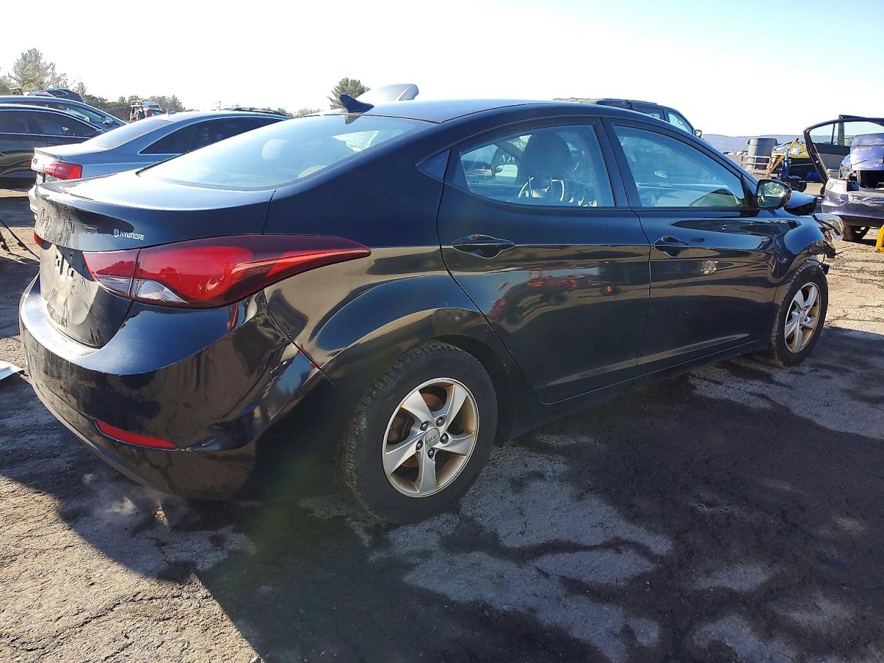 2015 HYUNDAI ELANTRA SE photo 3