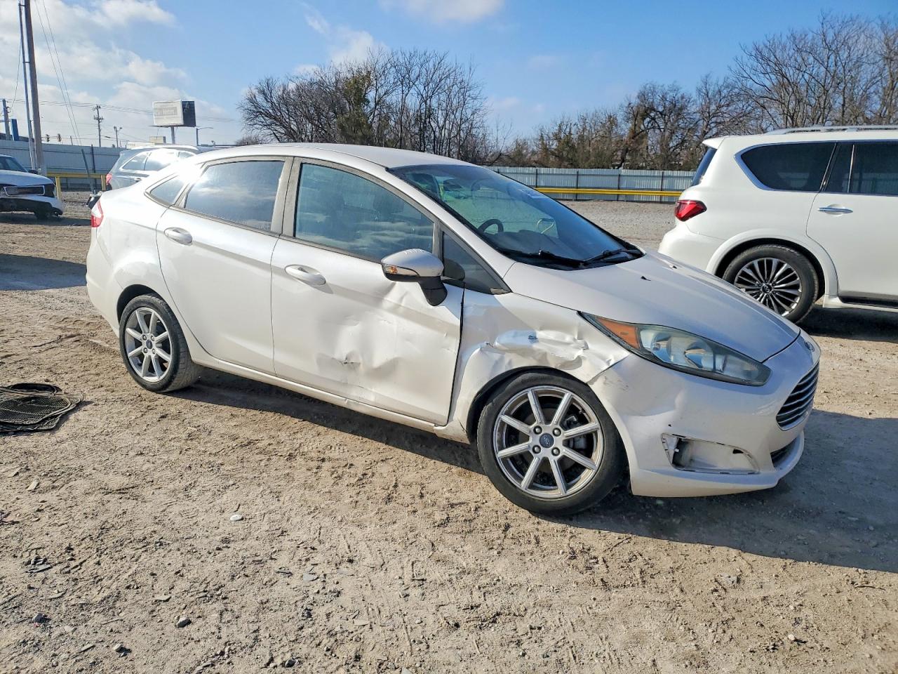 2016 FORD FIESTA SE photo 4