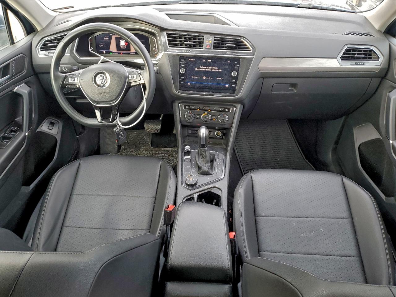 2020 VOLKSWAGEN TIGUAN SE photo 8