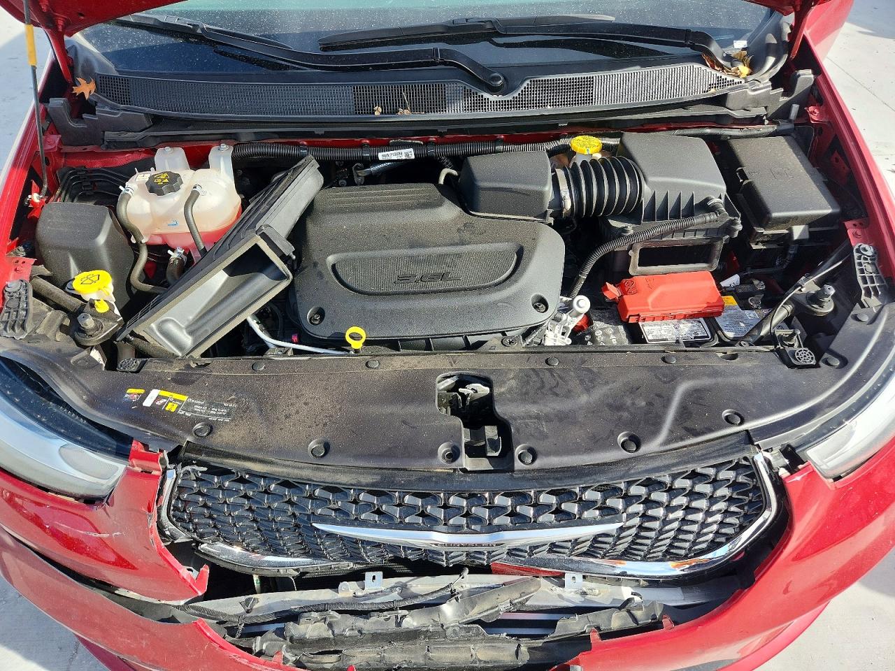 2024 CHRYSLER PACIFICA TOURING L photo 12