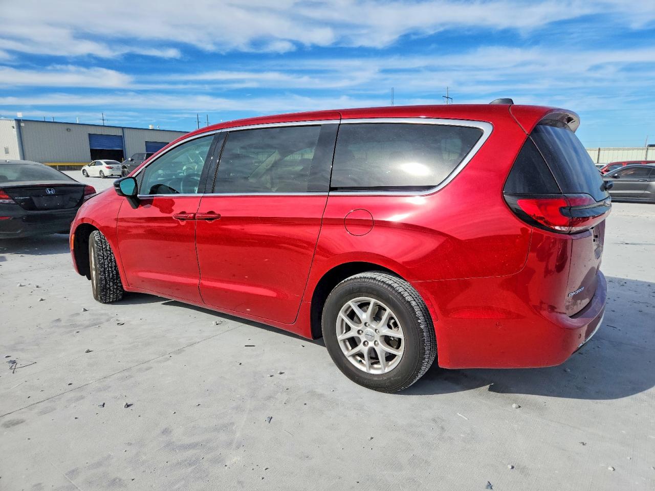 2024 CHRYSLER PACIFICA TOURING L photo 2