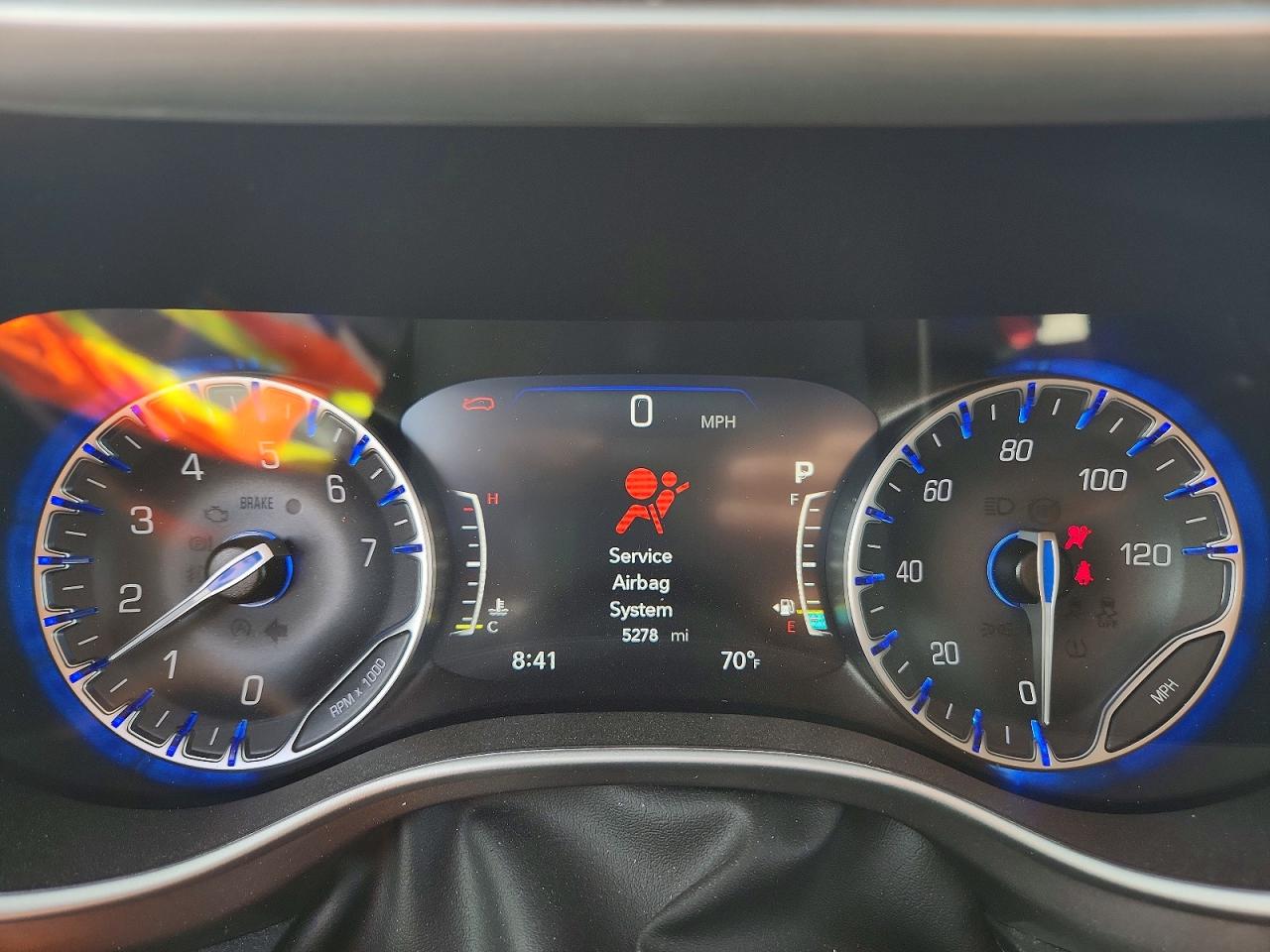 2024 CHRYSLER PACIFICA TOURING L photo 9