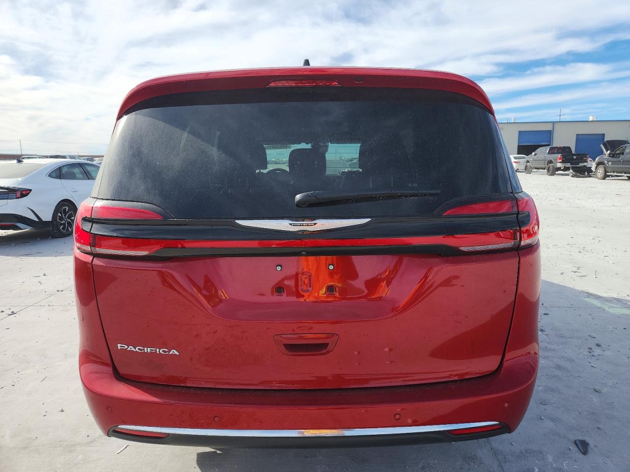 2024 CHRYSLER PACIFICA TOURING L photo 6