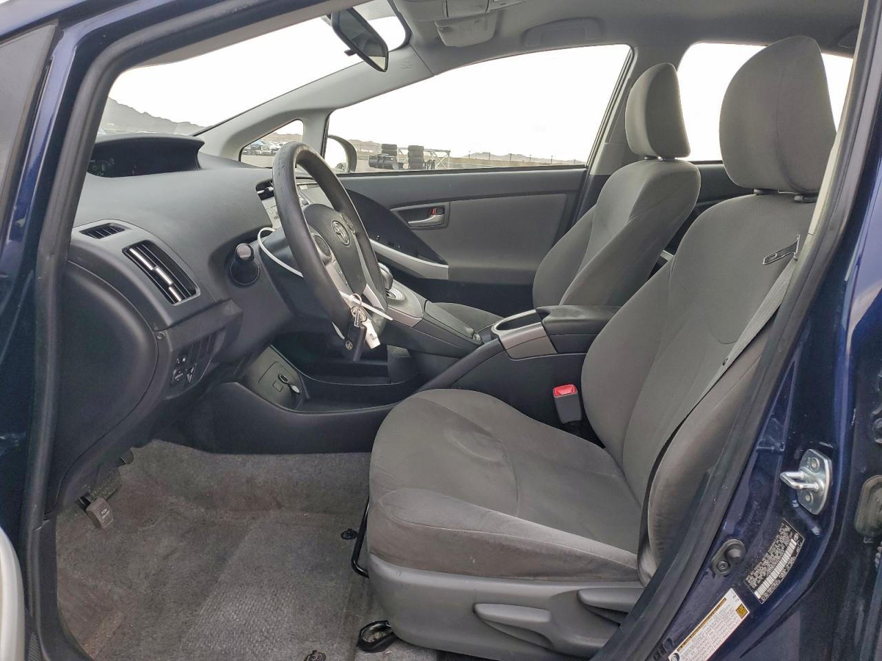 2013 TOYOTA PRIUS photo 7