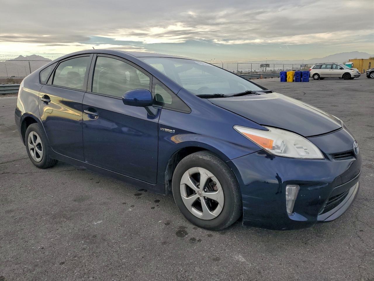 2013 TOYOTA PRIUS photo 4