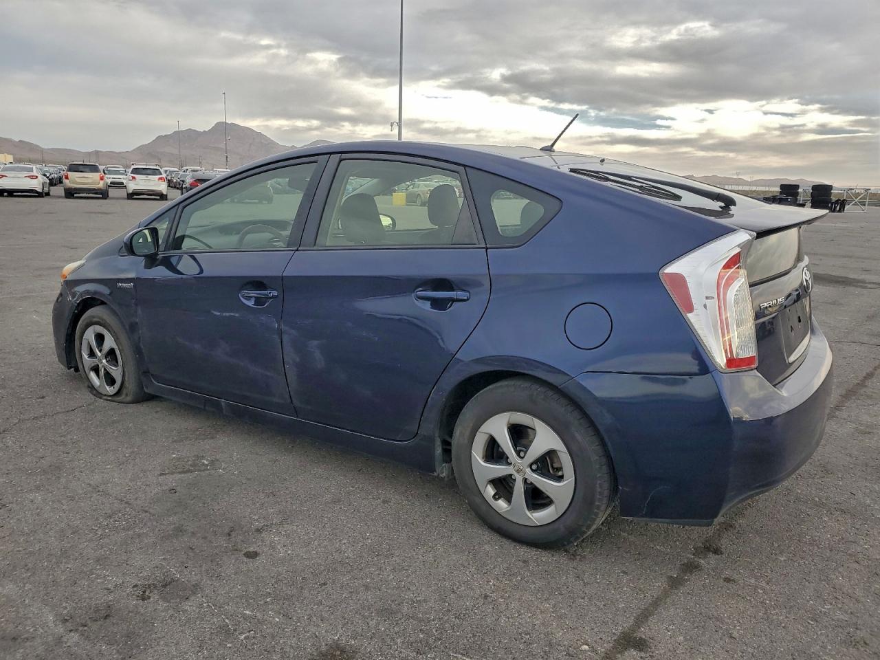 2013 TOYOTA PRIUS photo 2