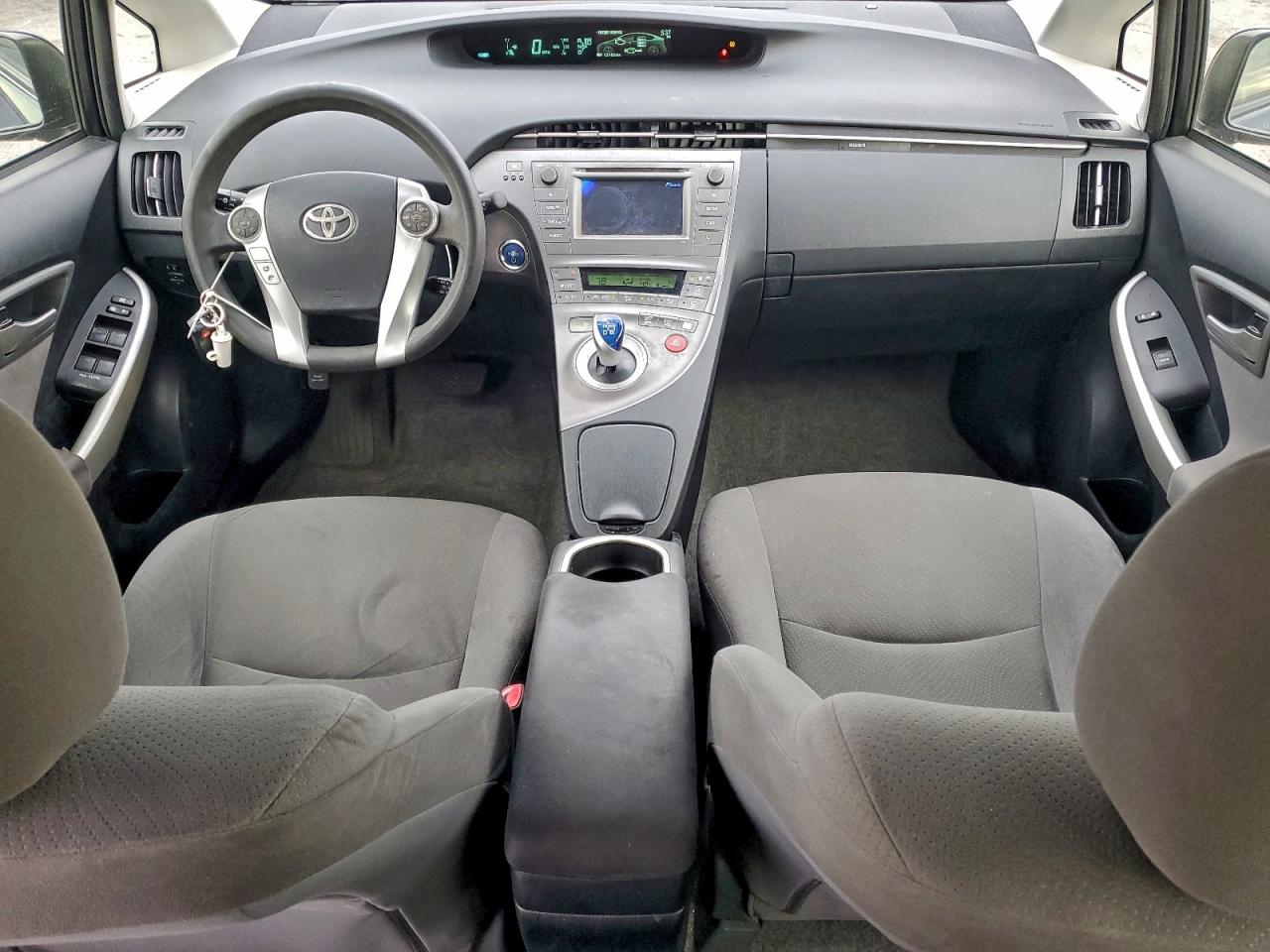 2013 TOYOTA PRIUS photo 8