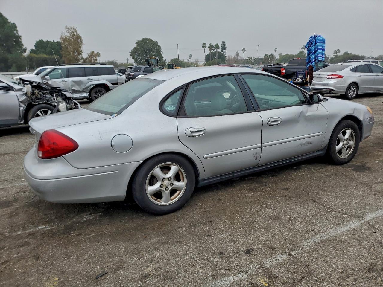 2003 FORD TAURUS SES photo 3