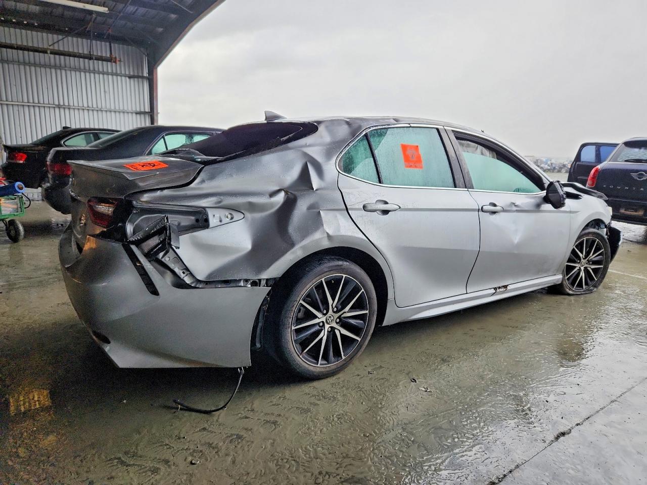 2022 TOYOTA CAMRY SE photo 3