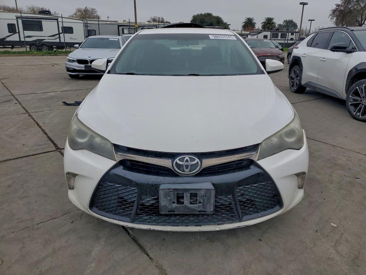 2016 TOYOTA CAMRY SE photo 9