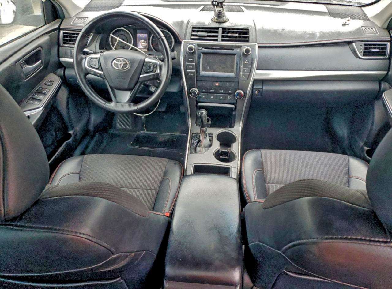 2016 TOYOTA CAMRY SE photo 15