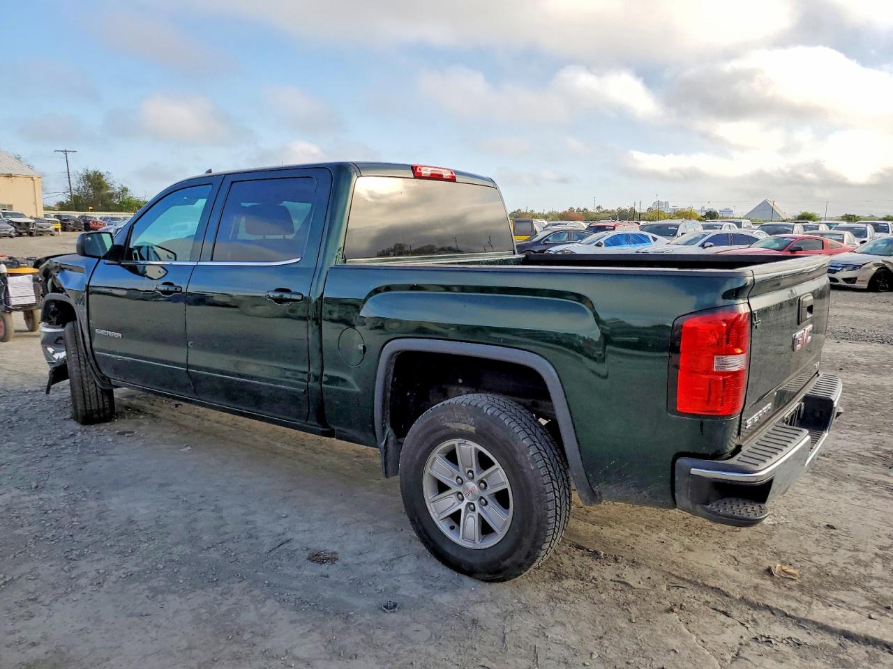 2015 GMC SIERRA C1500 SLE photo 2