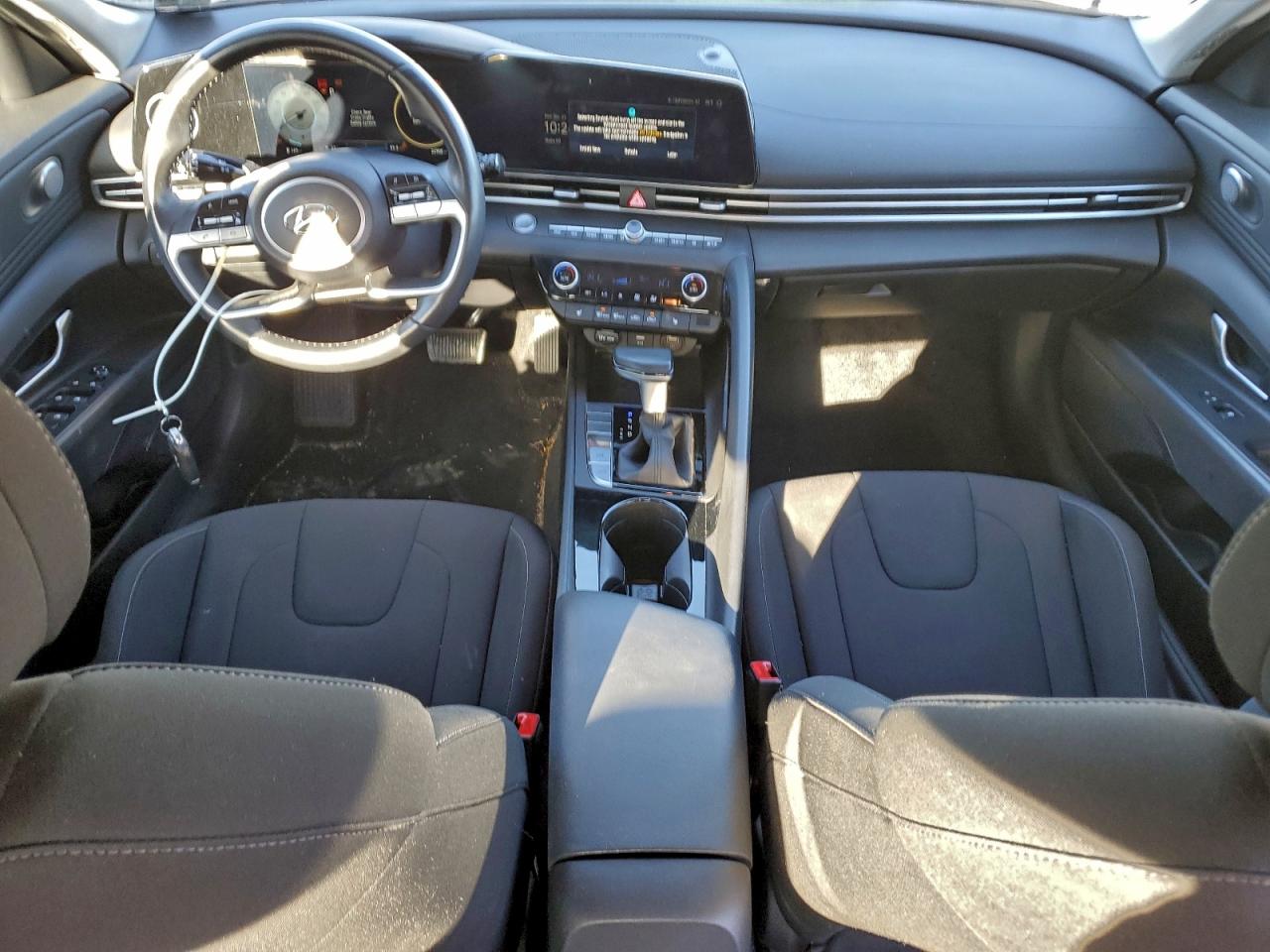 2023 HYUNDAI ELANTRA SEL photo 8